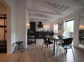 Bright Central Top-Floor Apartment with Balcony