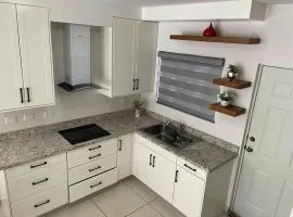 Casa 49i Condominio cerca del aeropuerto y consulado