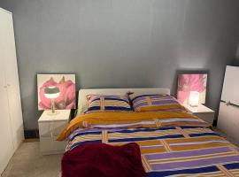 Fly City châtelet, hôtel à Châtelet