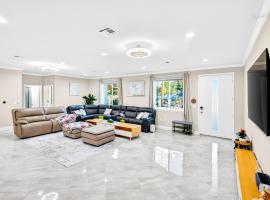 Spacious 6BR Stay with Parking and Near DTLA, Hotel in La Puente