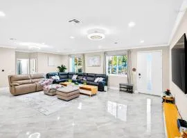Spacious 6BR Stay + Parking + Near DTLA #TravelSGV