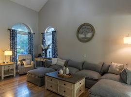 Scenic View by the Pond in Lexington, KY、レキシントンのホテル