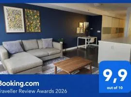 Queen St West Haven - Modern Loft, Downtown Toronto, Free Parking