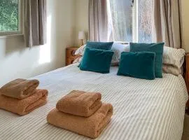 Whispering Pines - Uk51248