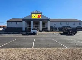 Super 8 by Wyndham Hobbs