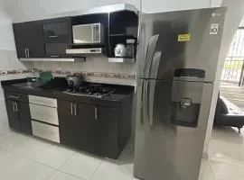 Acogedora casa ideal para familias y grupos cerca al estadio barrio Laureles la América