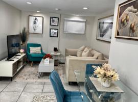 Julie's Cozy 2 Bedroom Basement Apartment, hotel i Uniondale