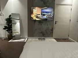 استديو انيق
