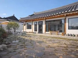 Hanok Stay Seondukdang
