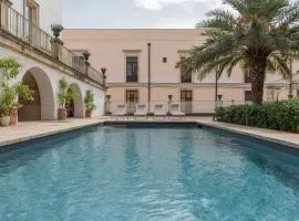 Suite With Pool In Former Castle Stables In Salento