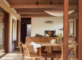 뉘네스함에 위치한 호텔 Architect-Designed House In Swedish Archipelago