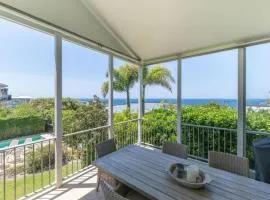Luxe Beach House at Sunshine
