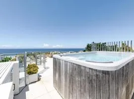Sunshine Luxe Penthouse sea view