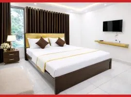 Hotel Jag-laxmi Premium Stay-Near Shri Mahakaleshwar Jyotirlinga Temple And Railway Station - Fully Air Conditioned Premium Room - Free Wi-fi - Free Parking Available - Best Hotel In Ujjain