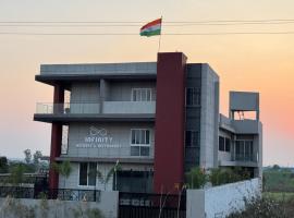 Infinity Resort & Restaurant, hotel a Gauli Palāsia