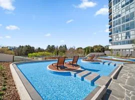 Apartment with Gym and Indoor Pool Access