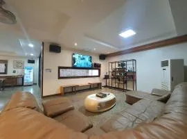 Koregon Pool Villas