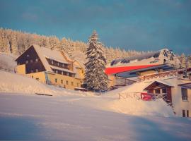 Straszny Dwór, hotel en Duszniki-Zdrój