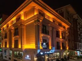 Le Petit Palace Hotel - Special Category