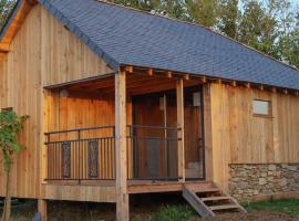 Chalet au coeur de la Corrèze, hotel i Estivaux