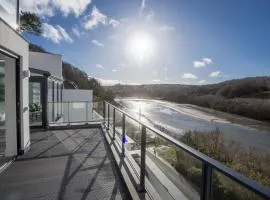 Redshank-Pets Allowed-River View-Cinema Room-Free Parking & WiFi