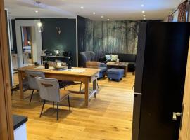 Ferienwohnung Tegernsee - Rottach-Egern - 3 Zimmer Wohnung - Terrasse - Self Check In, hotel a Rottach-Egern