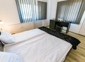 Pensiunea, Casa Margo, 2 Mai