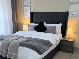 Stylish One bedroomed furnished apartment with private garden, kitchen and bathroom