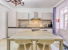 Sliema Seaside Escape with Cosy Interior
