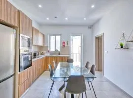 Ta Xbiex Suite Stay with Balcony close to seafront