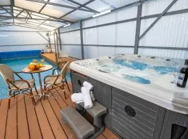 חוויה בכפר - מתחם אירוח מושלם עם בריכה למשפחות וקבוצות