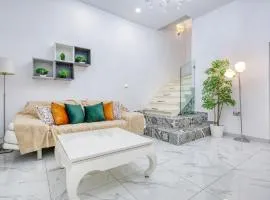 Lovely Holiday Home with Terrace in Ta Xbiex