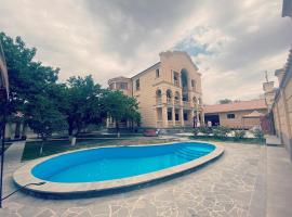 Waterfall home، فندق في يريفان