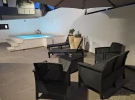 Villa Falaride con piscina