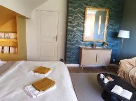 Chambre d'hôtes chez l'habitant et Chambre insolite caravane Luxe-Cheverny -Chambord -Zoo Beauval-Chenonceau