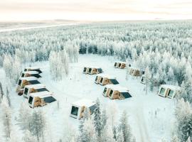 Lapland Glow Chalets، فندق في روفانييمي