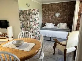 Glenelg Road Guesthouse