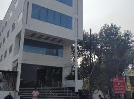 Hotel Silver Bell, hotel en Malhour