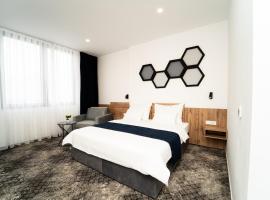 Hotel Karting、モスタルのホテル