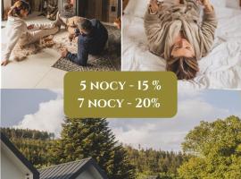 Sowie Chatki - domki z widokiem na Góry Sowie, khách sạn ở Sokolec