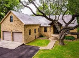 Riverfront home on Lake Seguin with dock, kayaks, beautiful views & air hockey