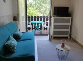 Joli studio - 2 pas de la mer et du centre