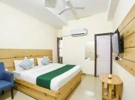 Hotel Urban Ark Near Max Hospital