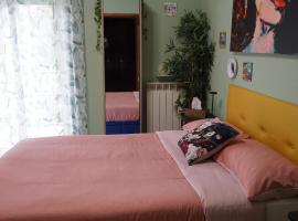 Nice room with private bathroom, hotel a Ercolano