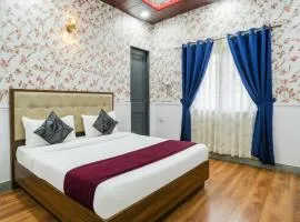 Hotel Astro Crown Near Unicity Business Park