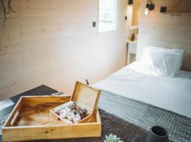 Camping Papillon Kinrooi - Pipowagen met terras, hotel v destinaci Kinrooi