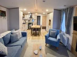 Beautiful home in Away Resorts, St Helens