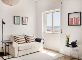 Seaside Family Stays | Walk to the Beach, Caxias