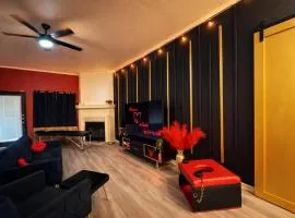 Red Chamber TX King Spa & Couples Retreat