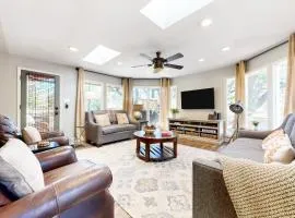 Serene property with two living spaces and large outdoor space - dog-friendly